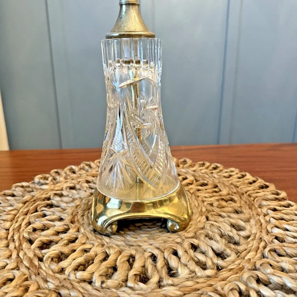Vintage Cut Crystal Accent Lamp with Brass Base – Hobstar‎ & Fern Spray Design –